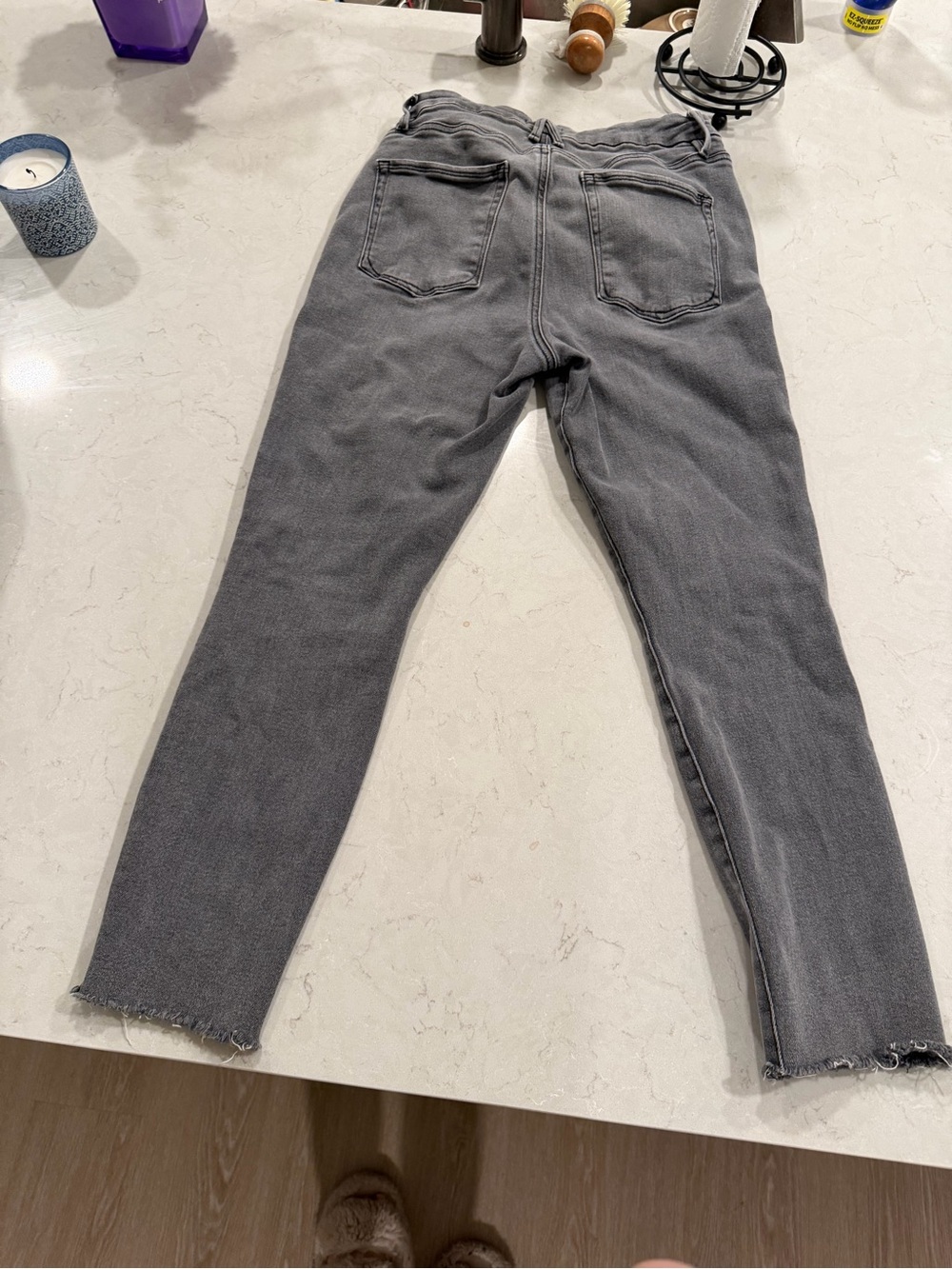 Good American Women’s Skinny Jeans in Washed Gray - Picture 1 of 3